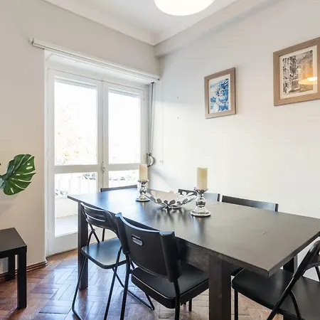 Feels Like Restelo Bright With Balcony Apartment