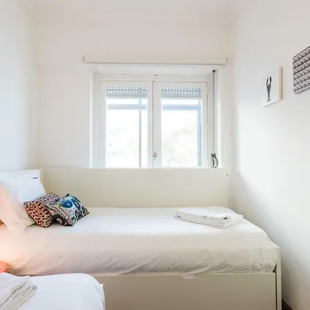 Feels Like Restelo Bright With Balcony * リスボン